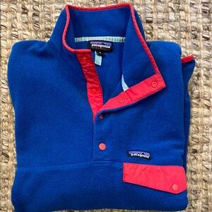 Patagonia Men's Blue and Red Sweater